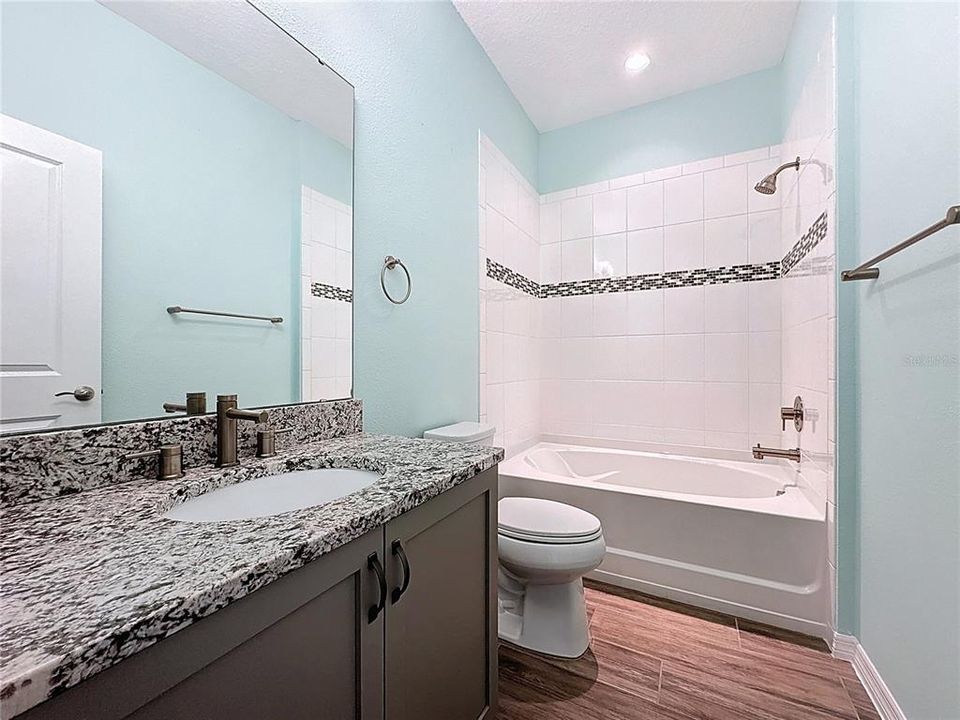 For Sale: $400,000 (3 beds, 2 baths, 1905 Square Feet)