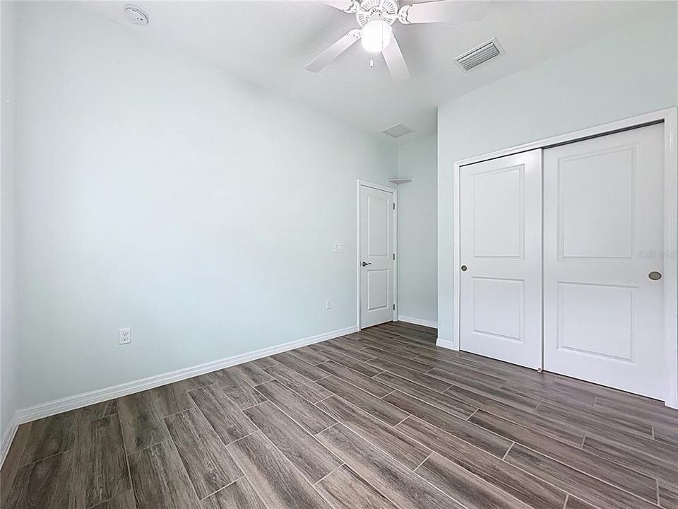 For Sale: $400,000 (3 beds, 2 baths, 1905 Square Feet)
