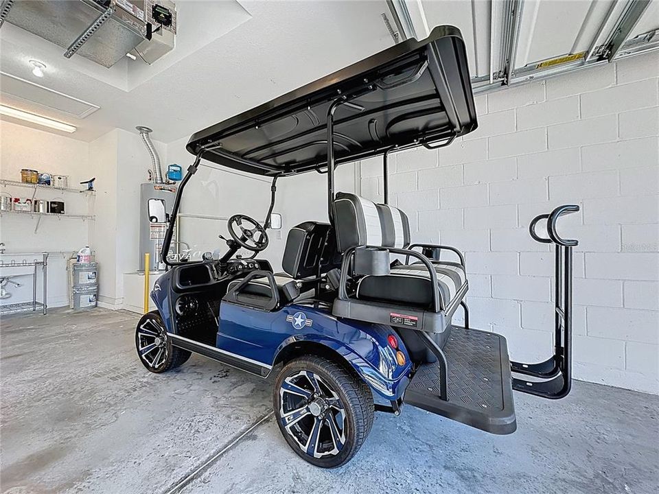 For Sale: $400,000 (3 beds, 2 baths, 1905 Square Feet)