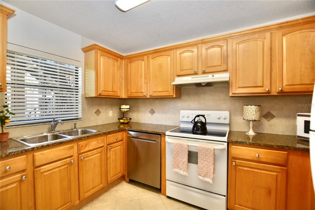 For Rent: $2,750 (2 beds, 2 baths, 1147 Square Feet)