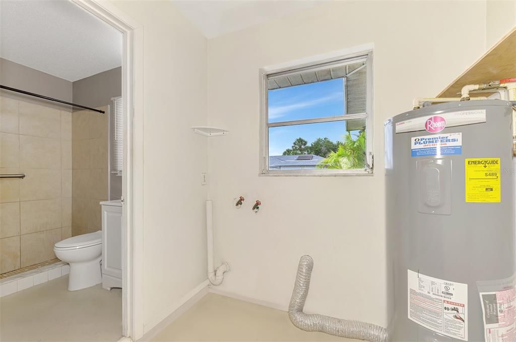 Active With Contract: $199,000 (2 beds, 2 baths, 1095 Square Feet)