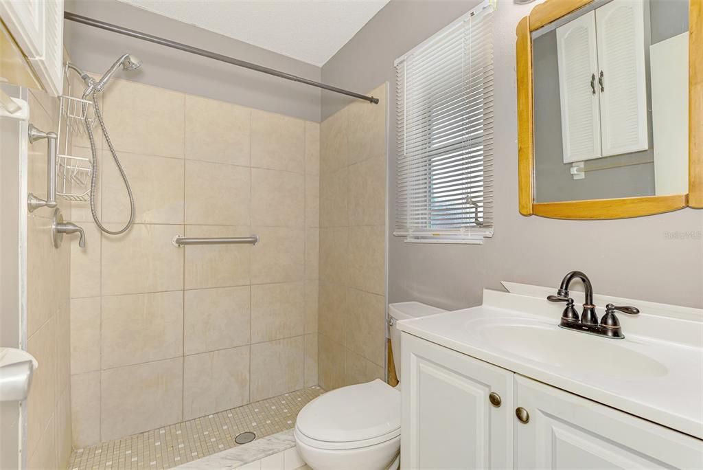 Active With Contract: $199,000 (2 beds, 2 baths, 1095 Square Feet)