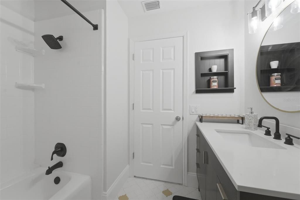 For Sale: $339,900 (3 beds, 2 baths, 1584 Square Feet)