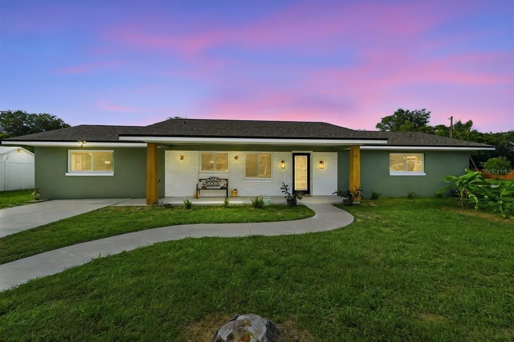 For Sale: $339,900 (3 beds, 2 baths, 1584 Square Feet)
