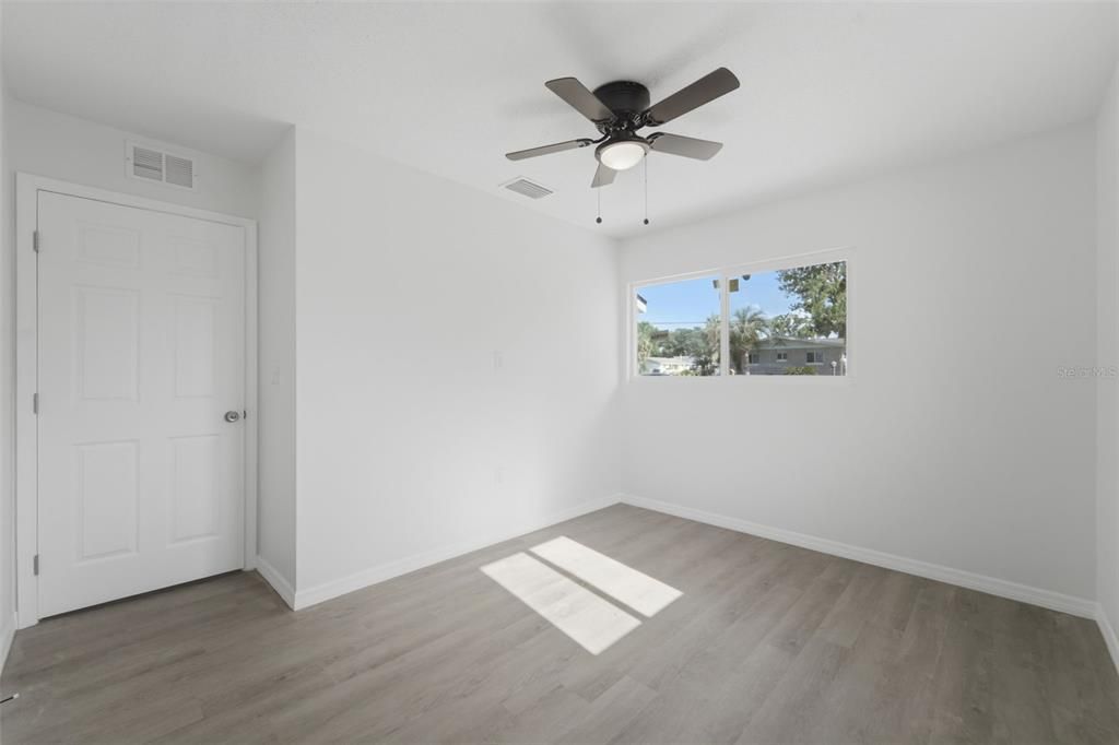 For Sale: $339,900 (3 beds, 2 baths, 1584 Square Feet)