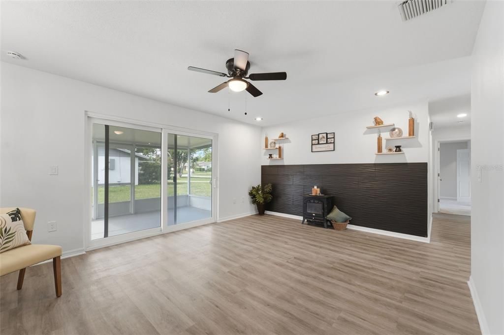 For Sale: $339,900 (3 beds, 2 baths, 1584 Square Feet)