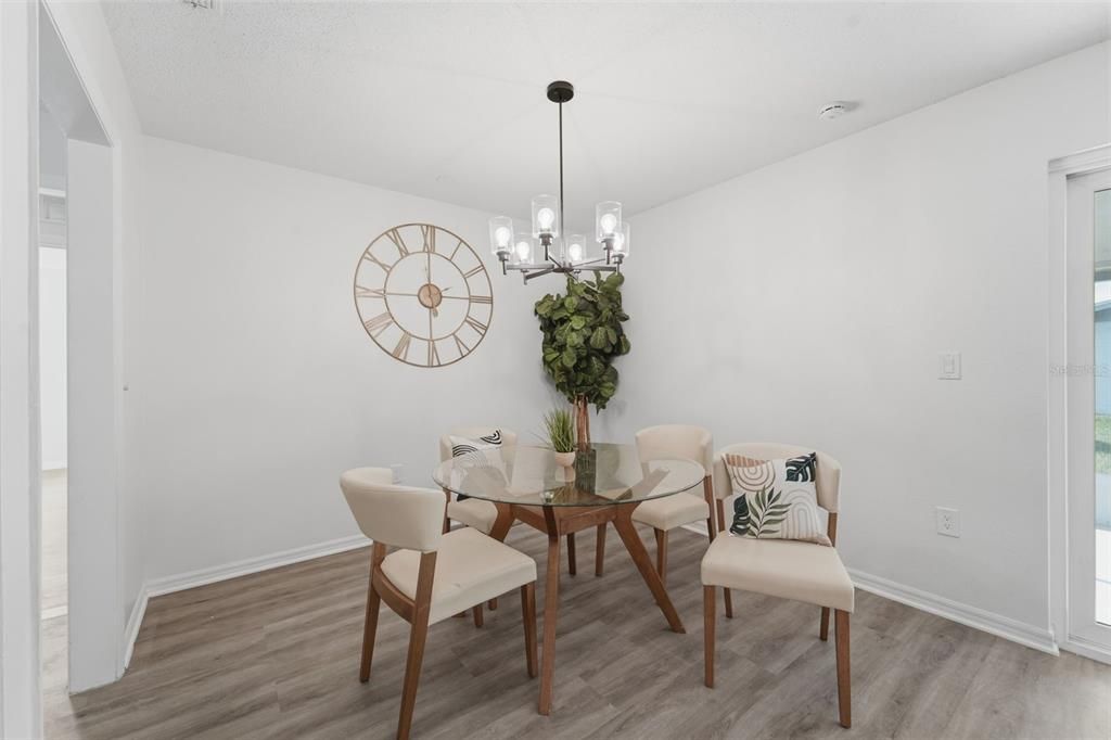 For Sale: $339,900 (3 beds, 2 baths, 1584 Square Feet)