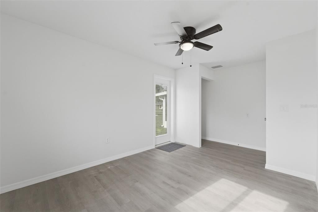 For Sale: $339,900 (3 beds, 2 baths, 1584 Square Feet)