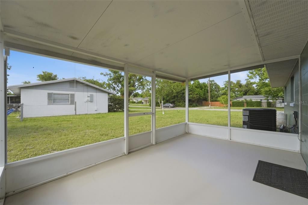 For Sale: $339,900 (3 beds, 2 baths, 1584 Square Feet)