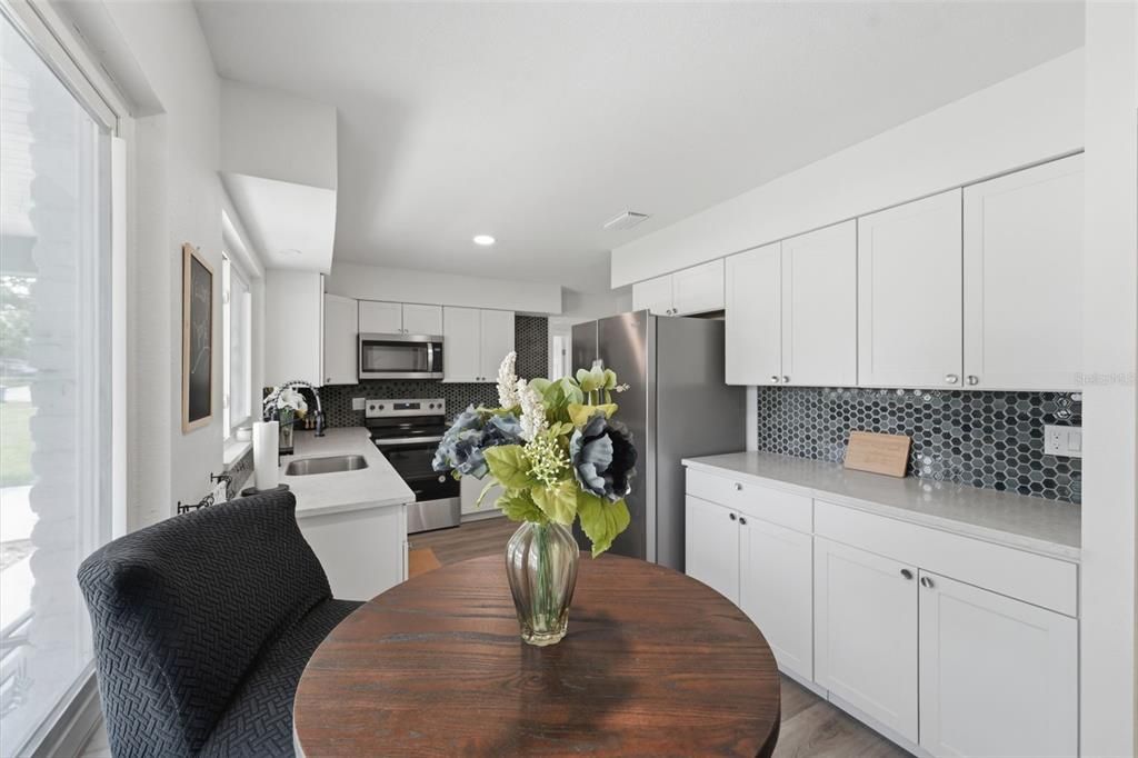 For Sale: $339,900 (3 beds, 2 baths, 1584 Square Feet)