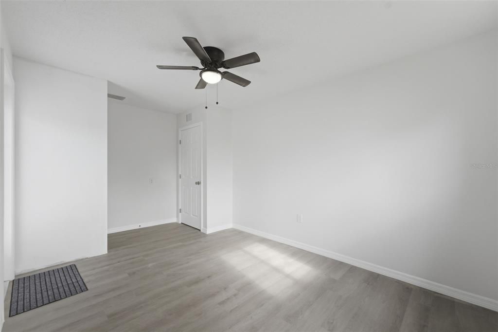 For Sale: $339,900 (3 beds, 2 baths, 1584 Square Feet)