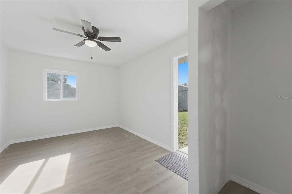 For Sale: $339,900 (3 beds, 2 baths, 1584 Square Feet)