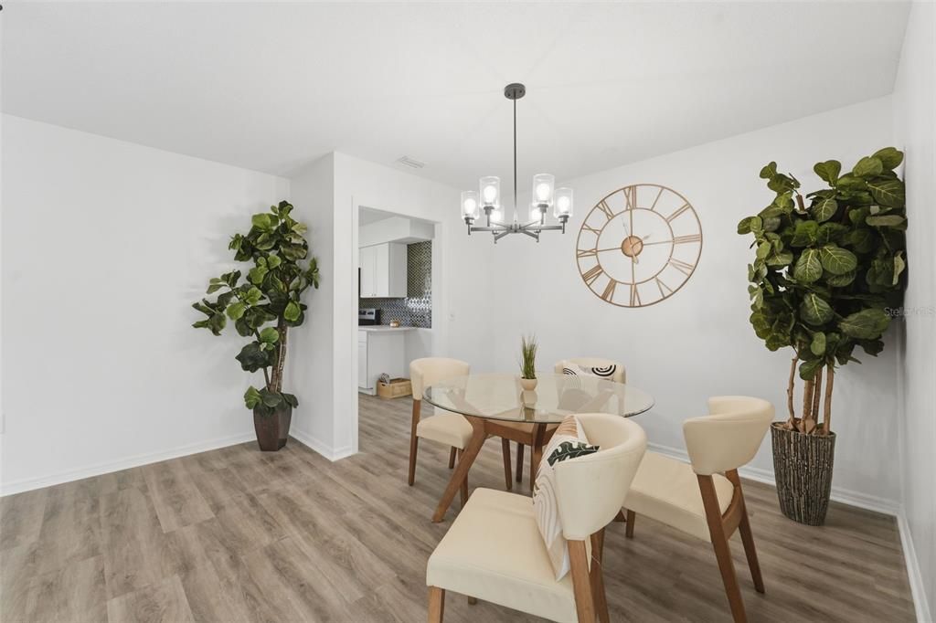 For Sale: $339,900 (3 beds, 2 baths, 1584 Square Feet)