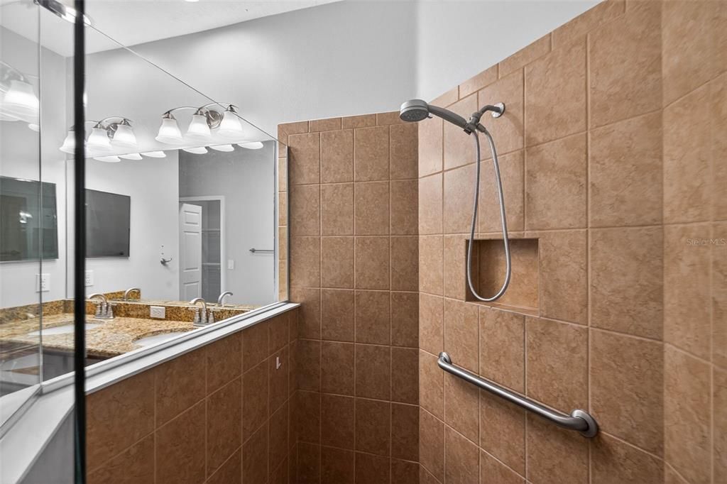 For Sale: $329,000 (3 beds, 2 baths, 1800 Square Feet)