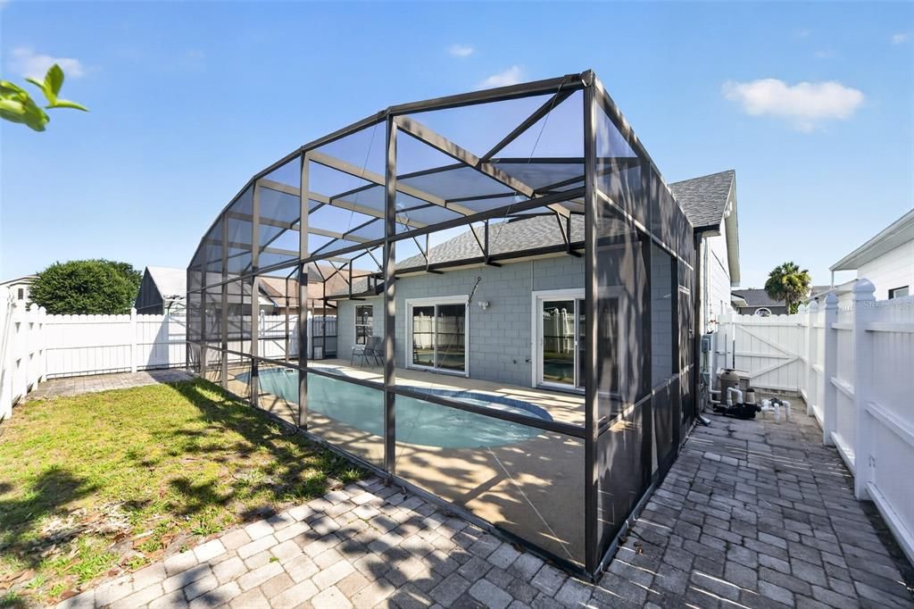 На продажу: $340,000 (3 спален, 2 ванн, 1204 Квадратных фут)