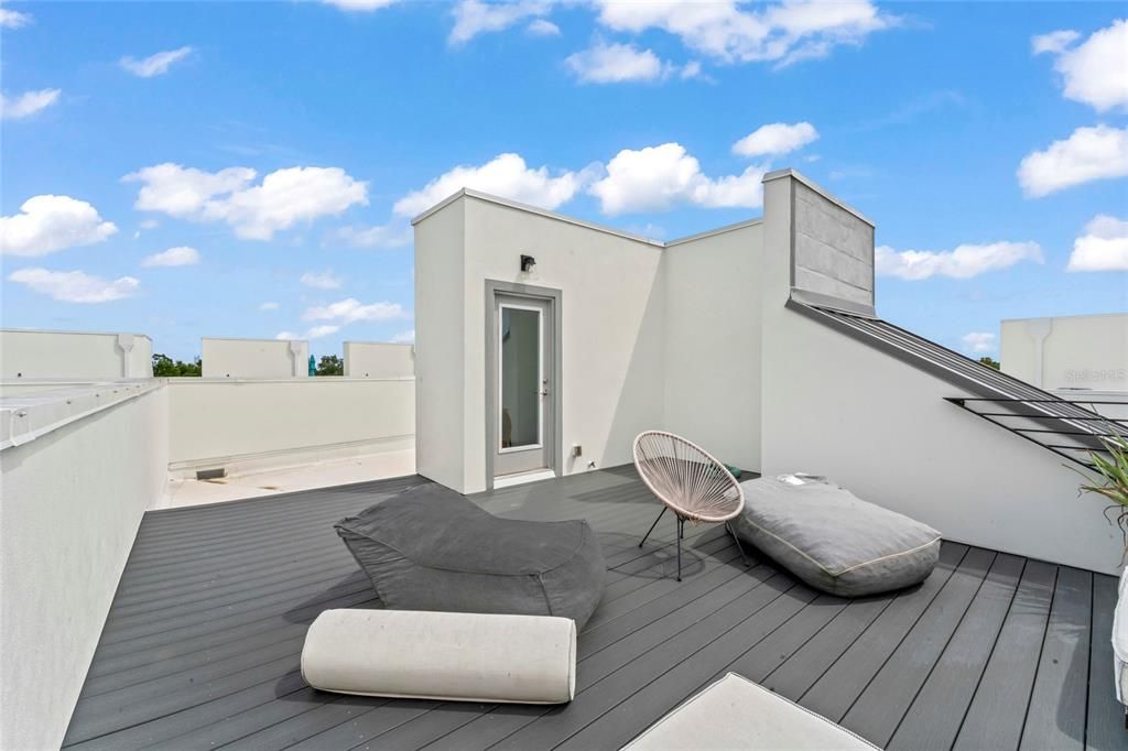 For Rent: $4,900 (3 beds, 3 baths, 2255 Square Feet)