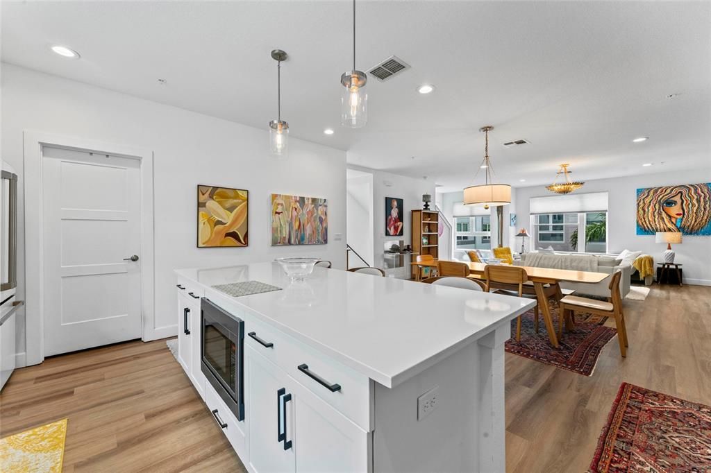 For Rent: $4,900 (3 beds, 3 baths, 2255 Square Feet)