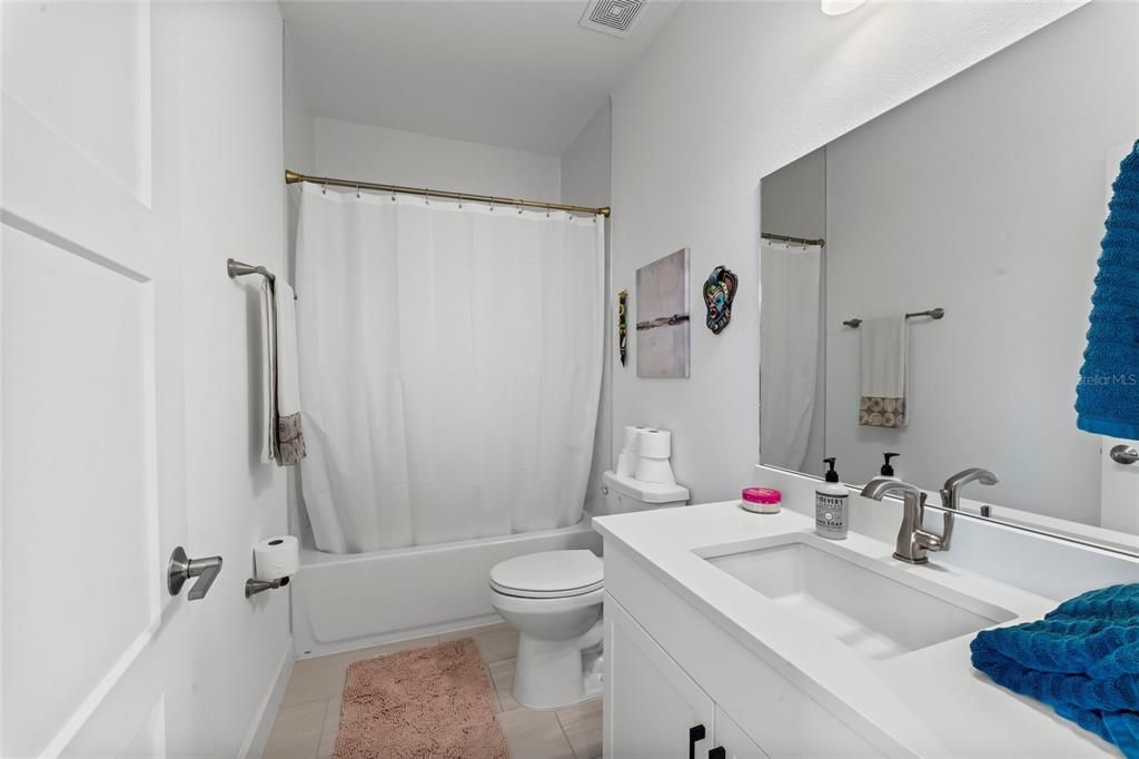 For Rent: $4,900 (3 beds, 3 baths, 2255 Square Feet)