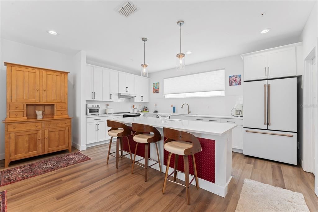 For Rent: $4,900 (3 beds, 3 baths, 2255 Square Feet)