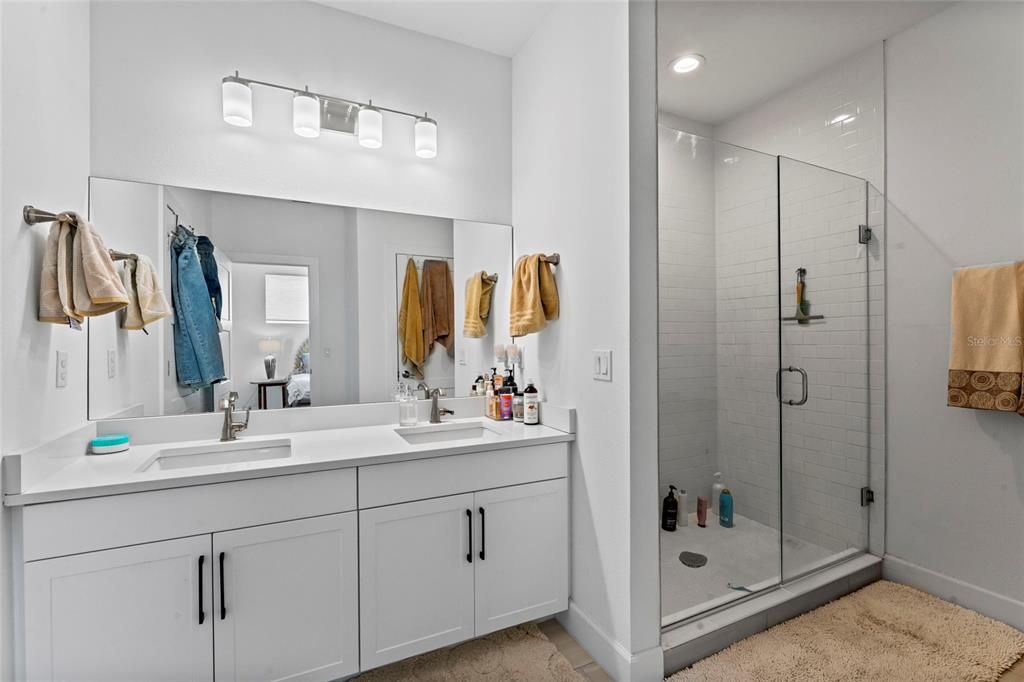 For Rent: $4,900 (3 beds, 3 baths, 2255 Square Feet)