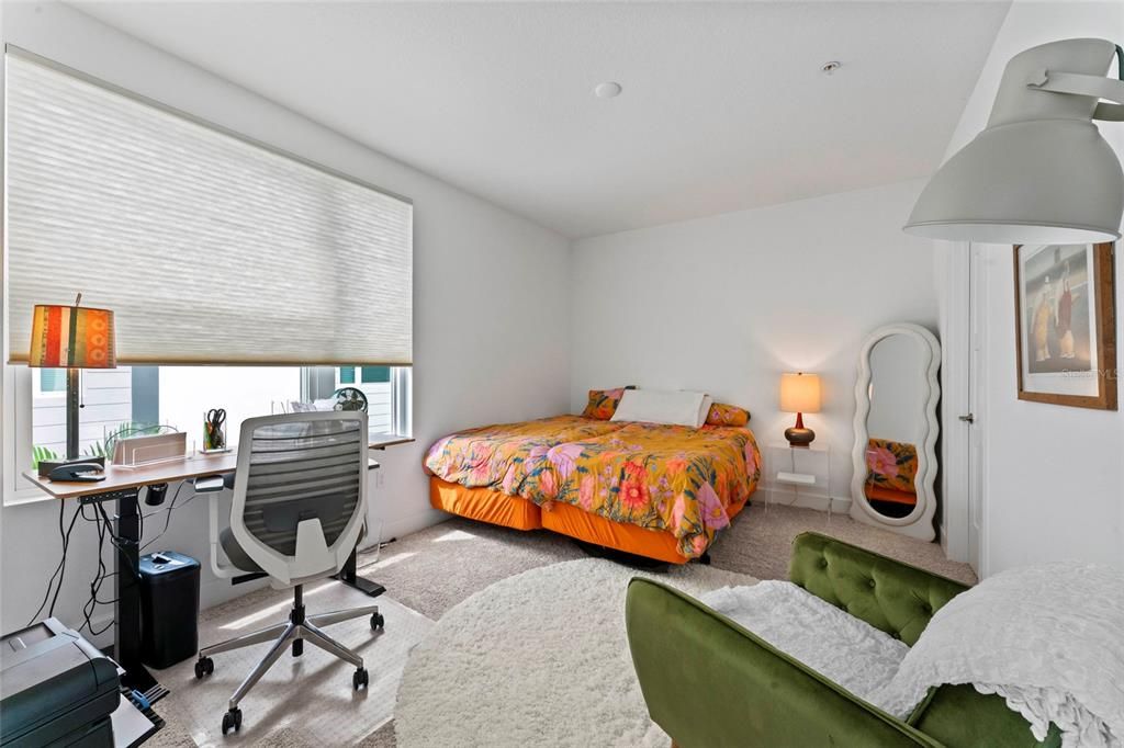 For Rent: $4,900 (3 beds, 3 baths, 2255 Square Feet)