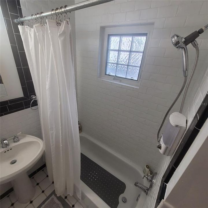 En Renta: $5,900 (2 camas, 2 baños, 1914 Pies cuadrados)