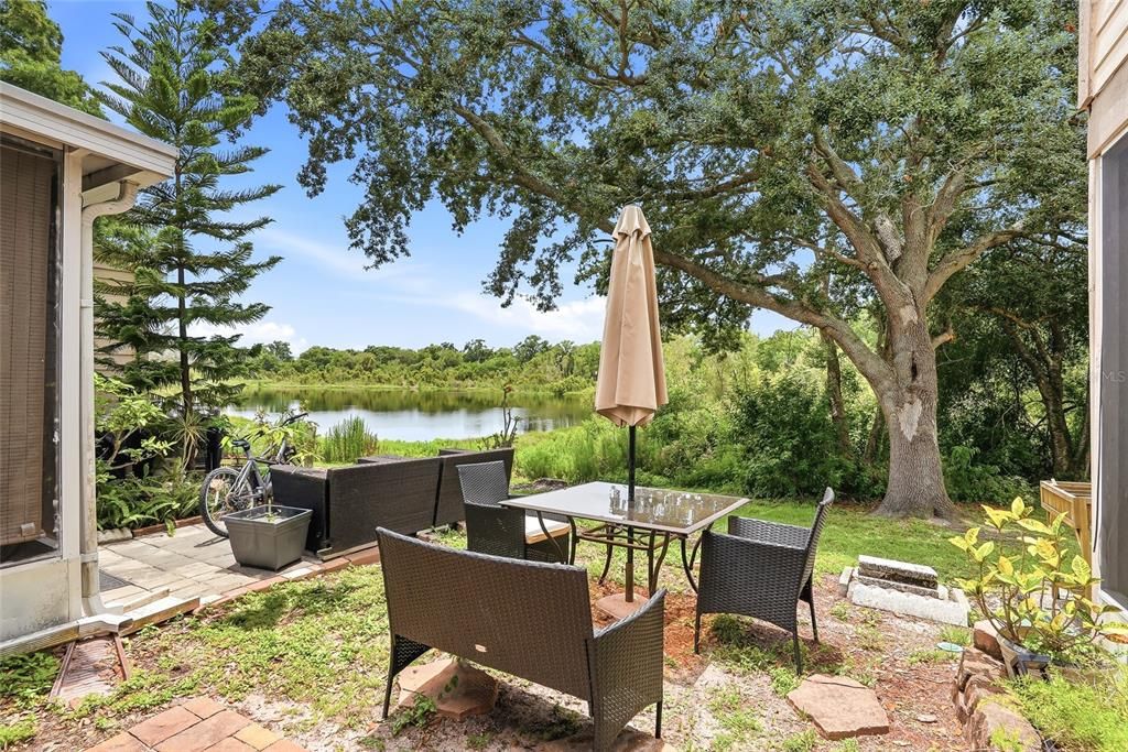 For Sale: $215,000 (2 beds, 1 baths, 896 Square Feet)