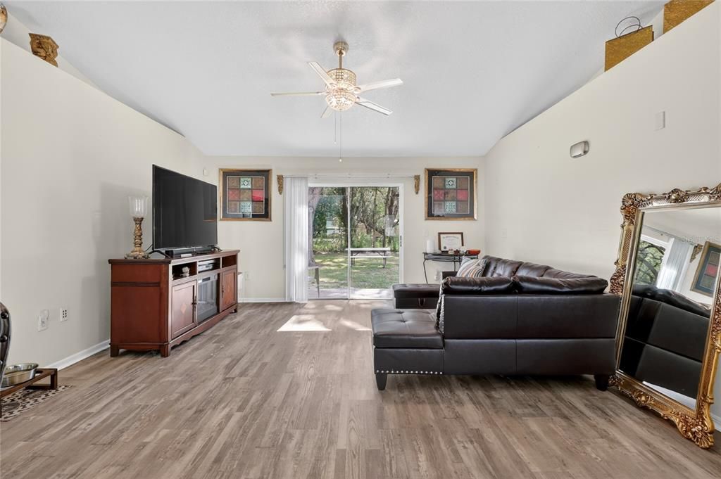 En Venta: $700,000 (3 camas, 2 baños, 1333 Pies cuadrados)
