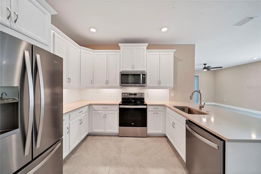 For Rent: $2,350 (2 beds, 2 baths, 1503 Square Feet)