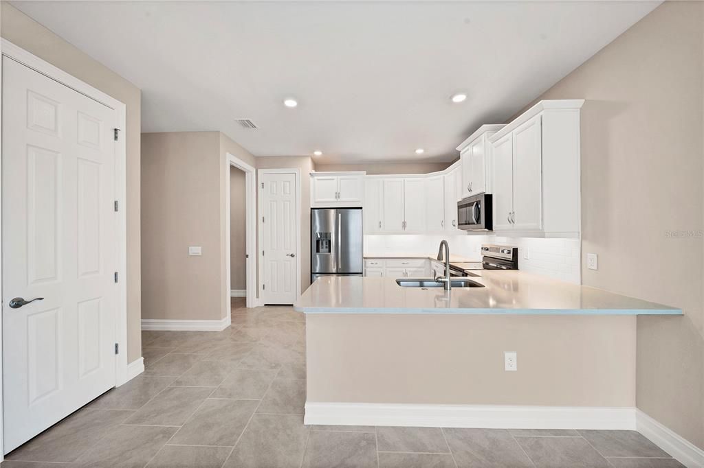 For Rent: $2,350 (2 beds, 2 baths, 1503 Square Feet)