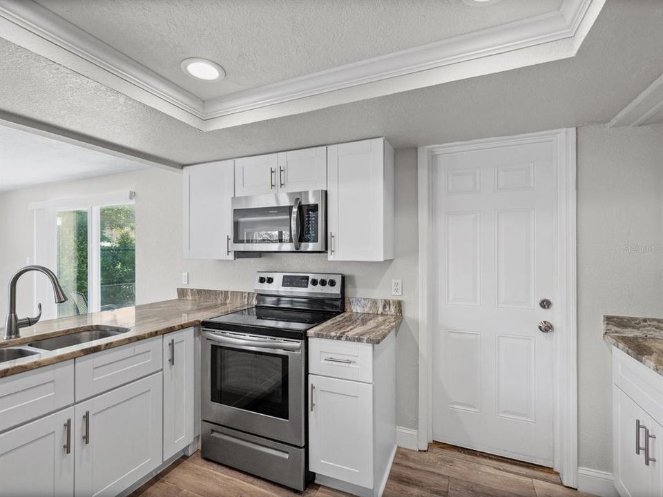 For Sale: $275,000 (3 beds, 2 baths, 1232 Square Feet)