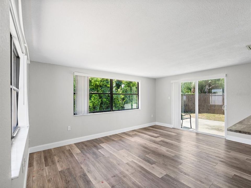 For Sale: $275,000 (3 beds, 2 baths, 1232 Square Feet)