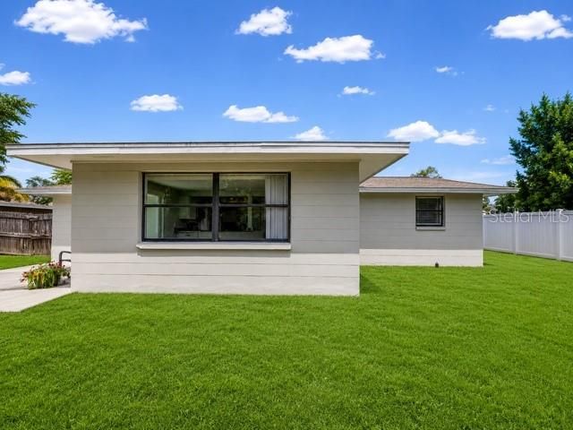 For Sale: $275,000 (3 beds, 2 baths, 1232 Square Feet)