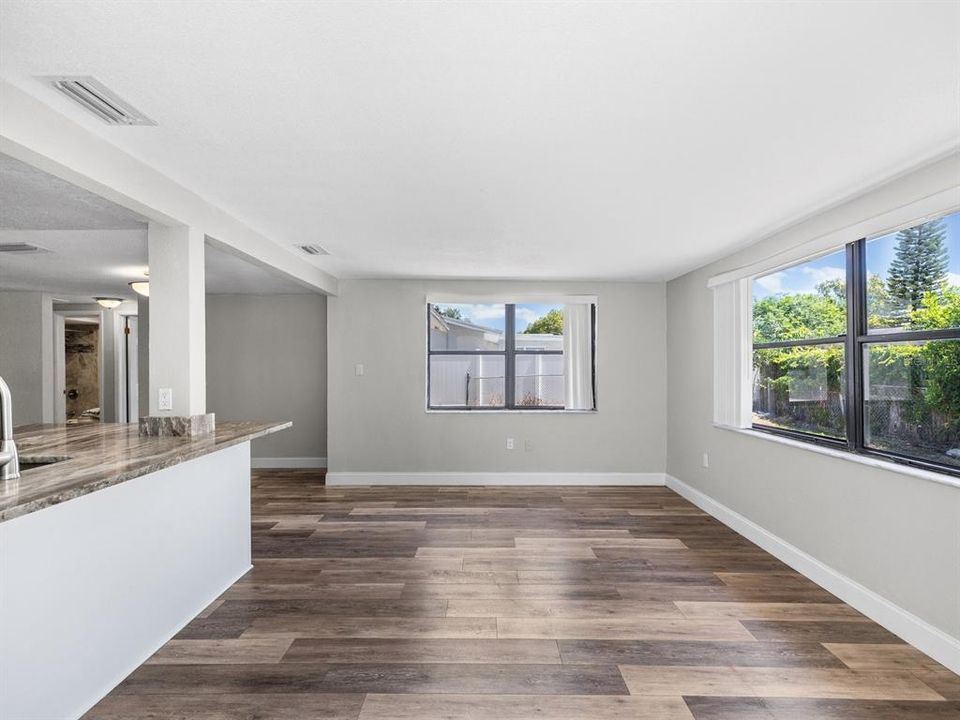 For Sale: $275,000 (3 beds, 2 baths, 1232 Square Feet)