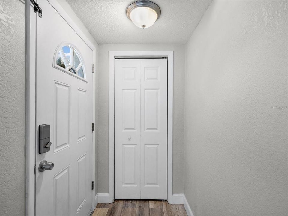 For Sale: $275,000 (3 beds, 2 baths, 1232 Square Feet)