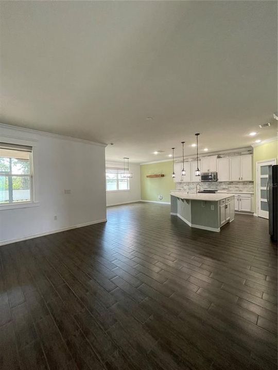 En Renta: $2,700 (3 camas, 2 baños, 2417 Pies cuadrados)