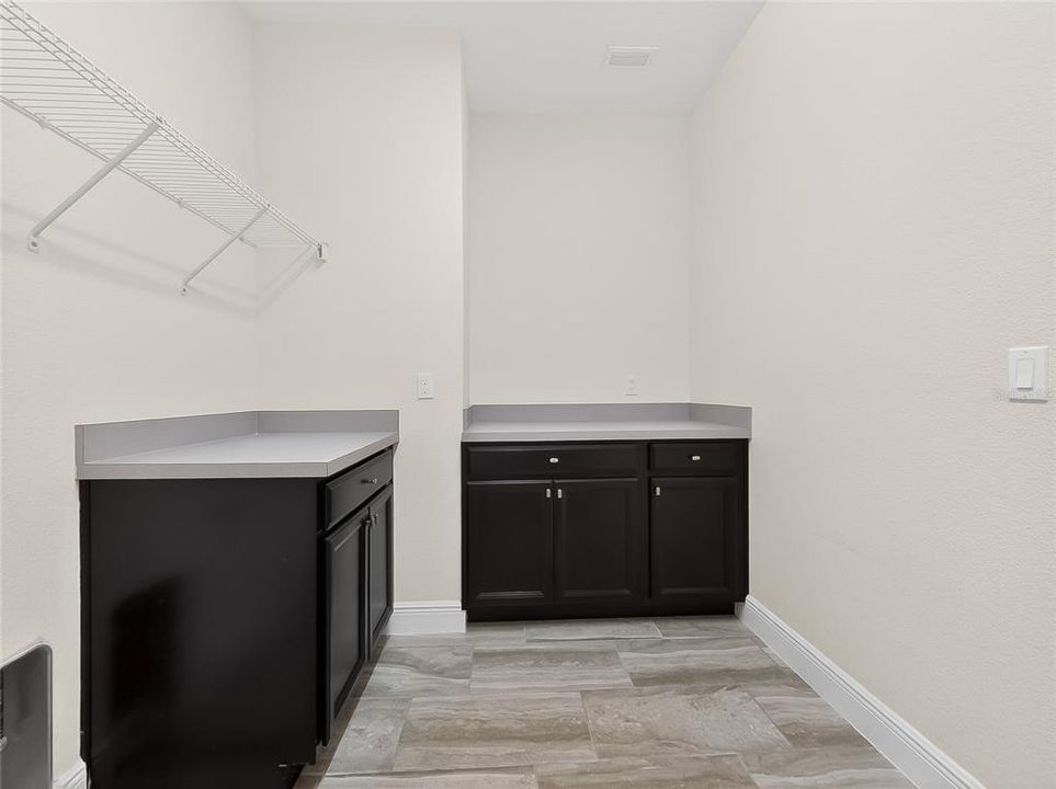 For Sale: $1,320,000 (4 beds, 5 baths, 4069 Square Feet)