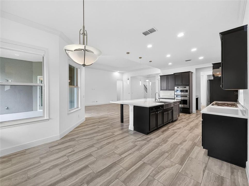 For Sale: $1,320,000 (4 beds, 5 baths, 4069 Square Feet)