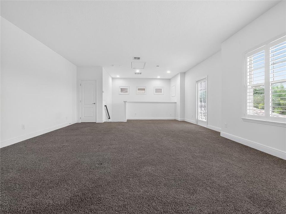 For Sale: $1,320,000 (4 beds, 5 baths, 4069 Square Feet)