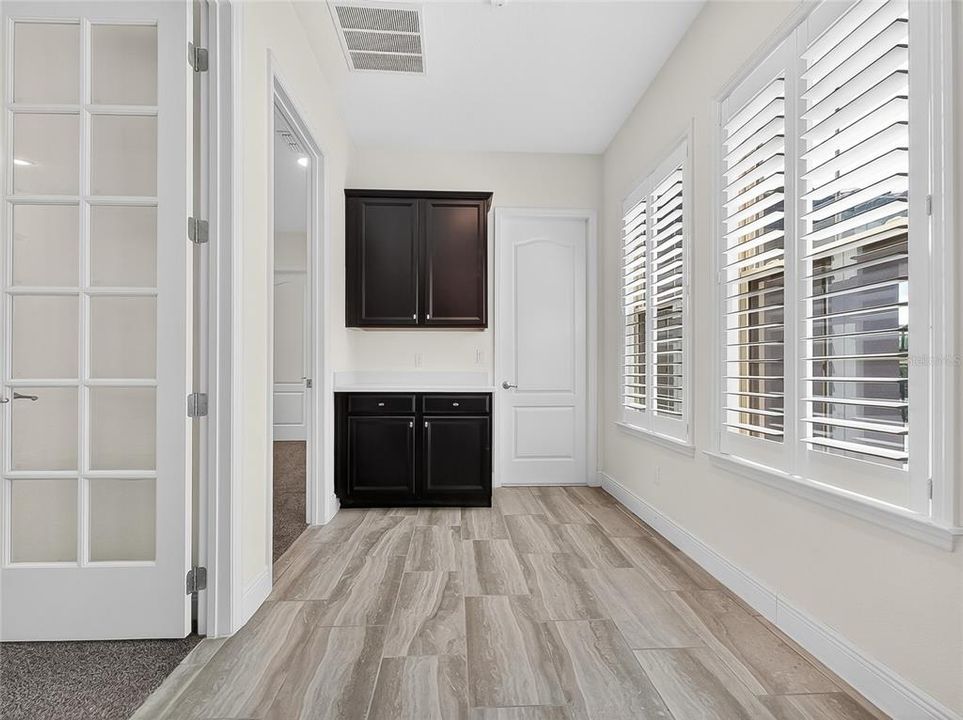 For Sale: $1,320,000 (4 beds, 5 baths, 4069 Square Feet)