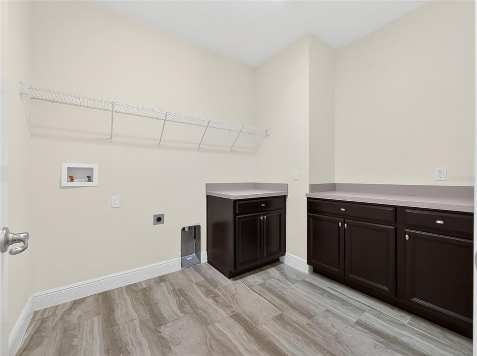 For Sale: $1,320,000 (4 beds, 5 baths, 4069 Square Feet)