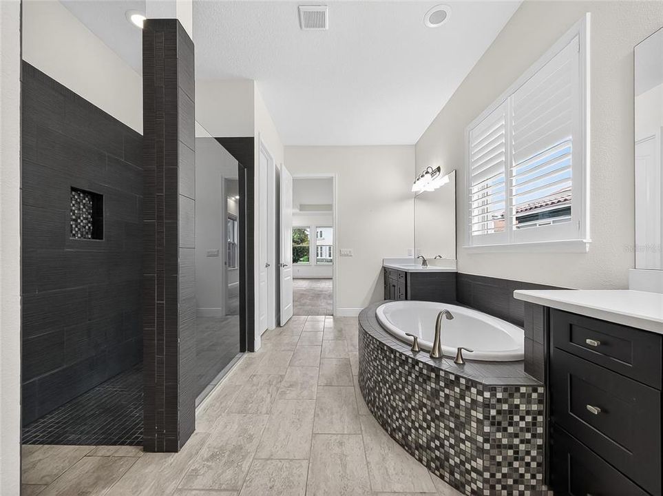 For Sale: $1,320,000 (4 beds, 5 baths, 4069 Square Feet)