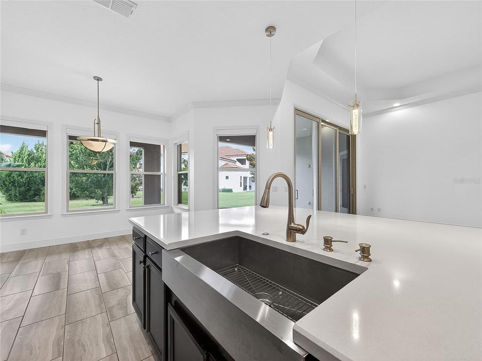 For Sale: $1,320,000 (4 beds, 5 baths, 4069 Square Feet)