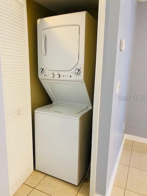 For Rent: $1,300 (1 beds, 1 baths, 566 Square Feet)