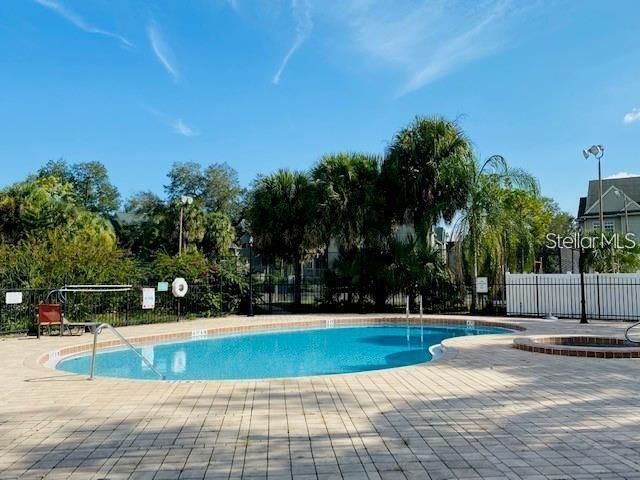 For Rent: $1,300 (1 beds, 1 baths, 566 Square Feet)