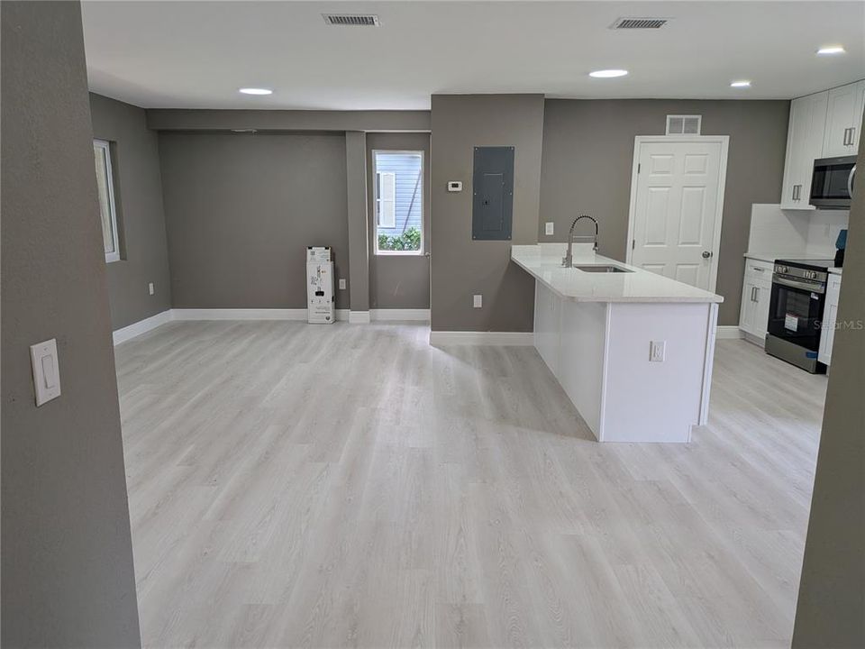На продажу: $279,000 (2 спален, 2 ванн, 1115 Квадратных фут)