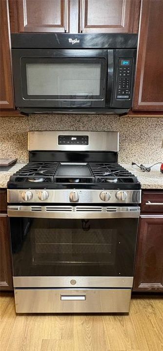 En Renta: $2,750 (3 camas, 2 baños, 1537 Pies cuadrados)