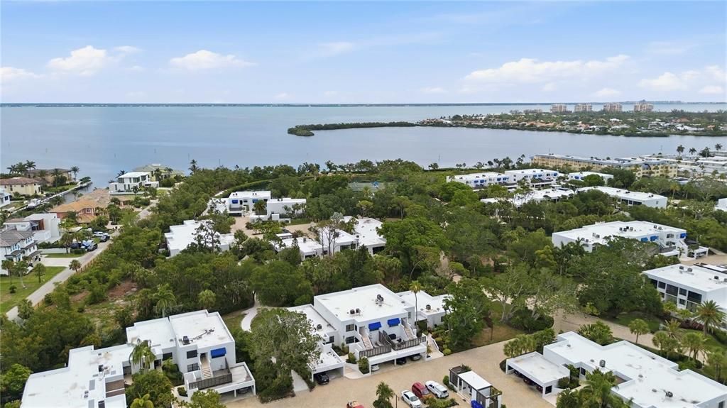 На продажу: $619,900 (2 спален, 2 ванн, 1260 Квадратных фут)
