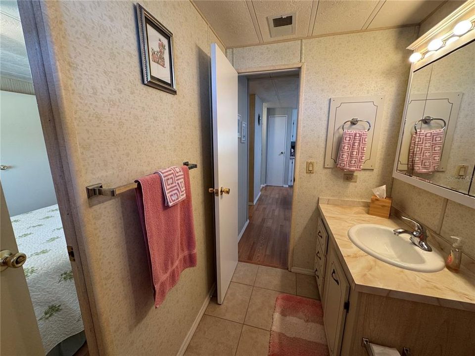For Sale: $175,000 (2 beds, 2 baths, 1224 Square Feet)