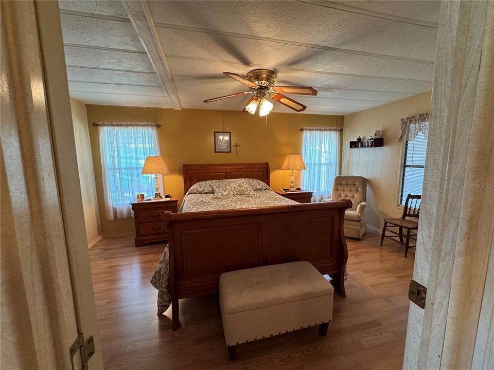 For Sale: $175,000 (2 beds, 2 baths, 1224 Square Feet)